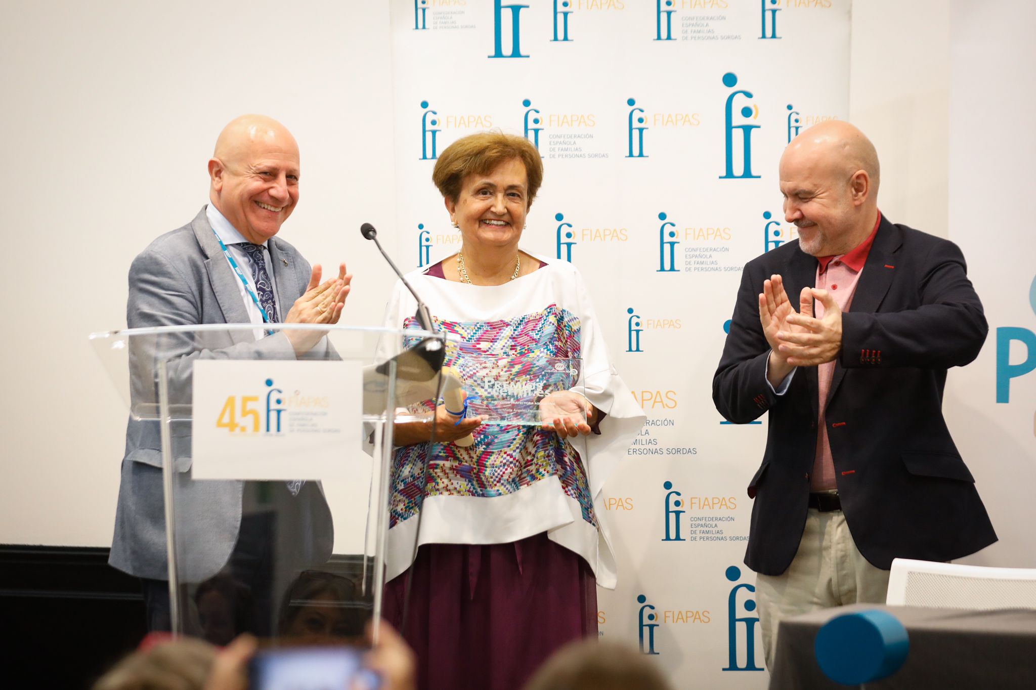 CERMI premia a María Ángeles Figueredo por su trayectoria asociativa